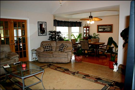 Family and Dinning Rooms
Meticulously Maintained Branson Home